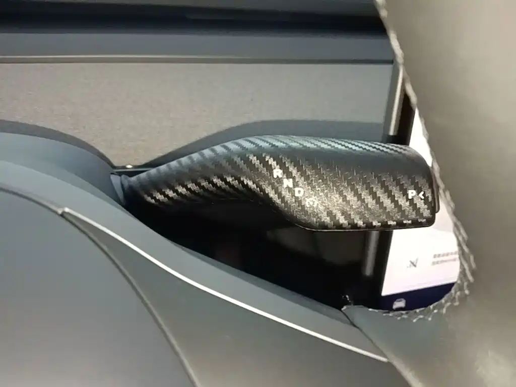 Tesla Model Y — фото 14