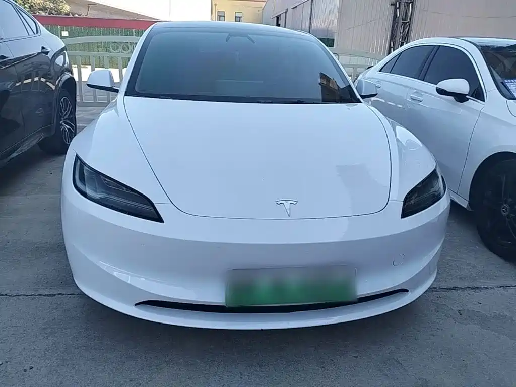 Tesla Model 3 — фото 3