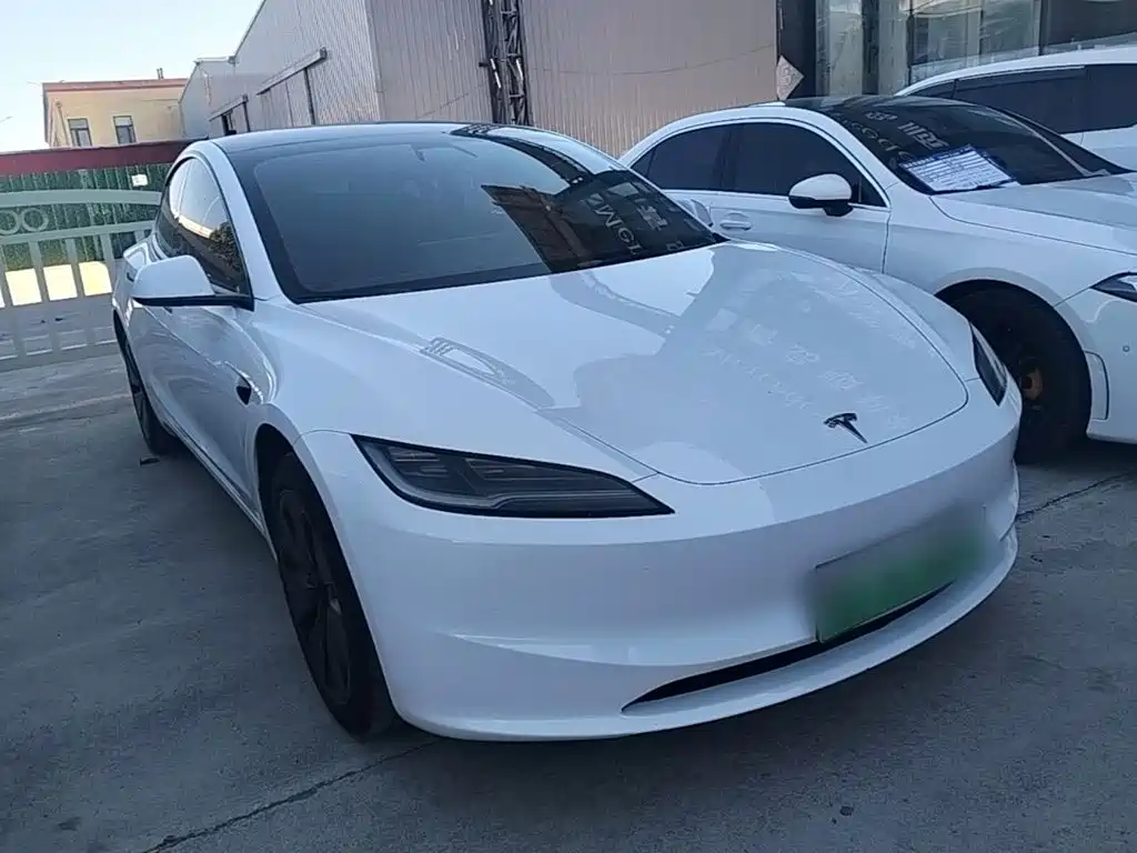 Tesla Model 3 — фото 4