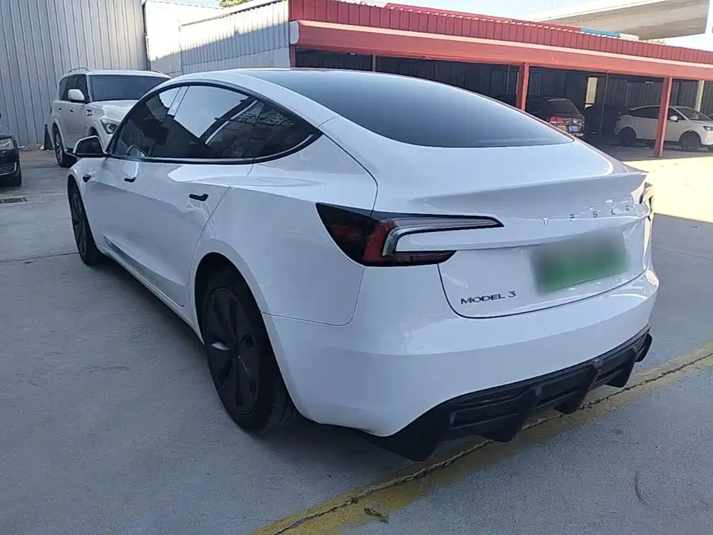 Tesla Model 3 — фото 5