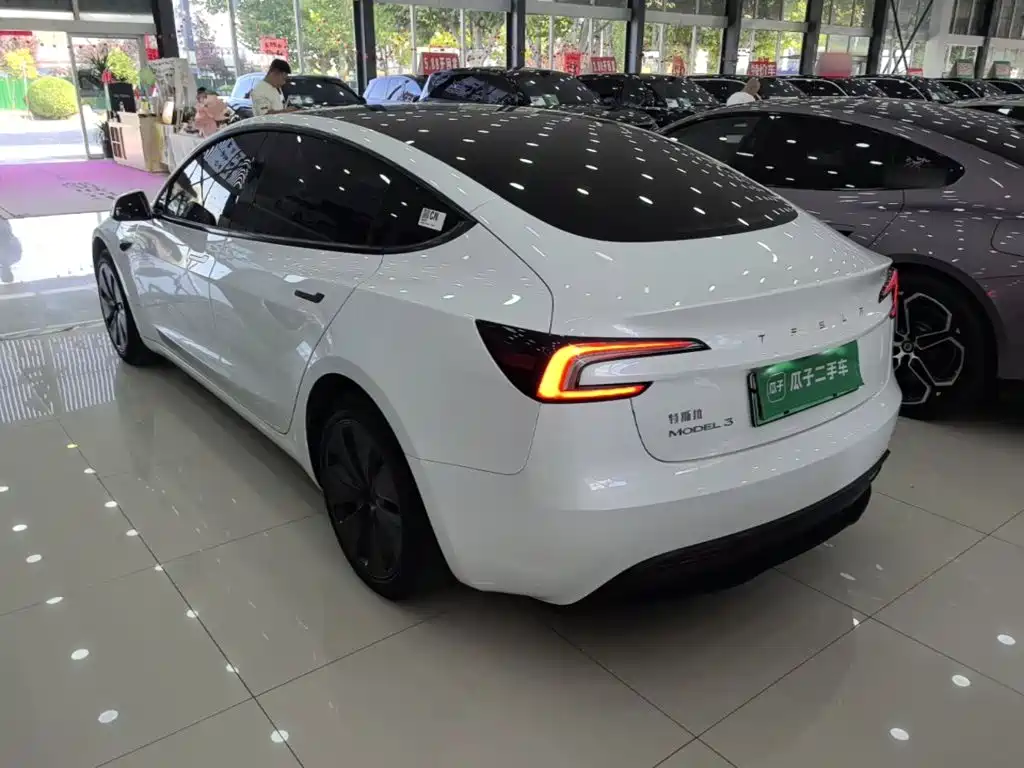 Tesla Model 3 — фото 5