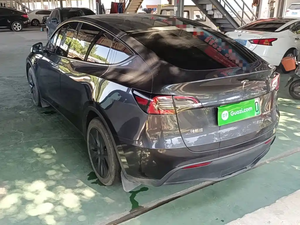 Tesla Model Y — фото 5