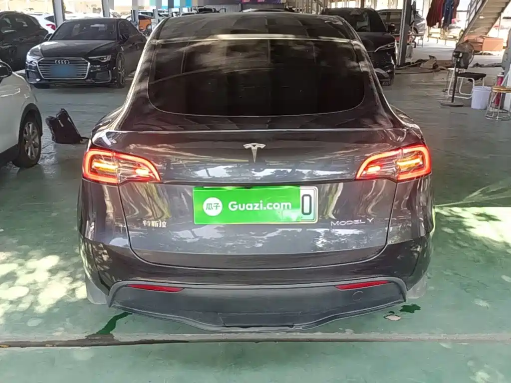 Tesla Model Y — фото 6
