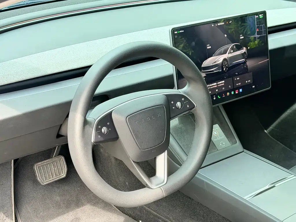 Tesla Model 3 — фото 13