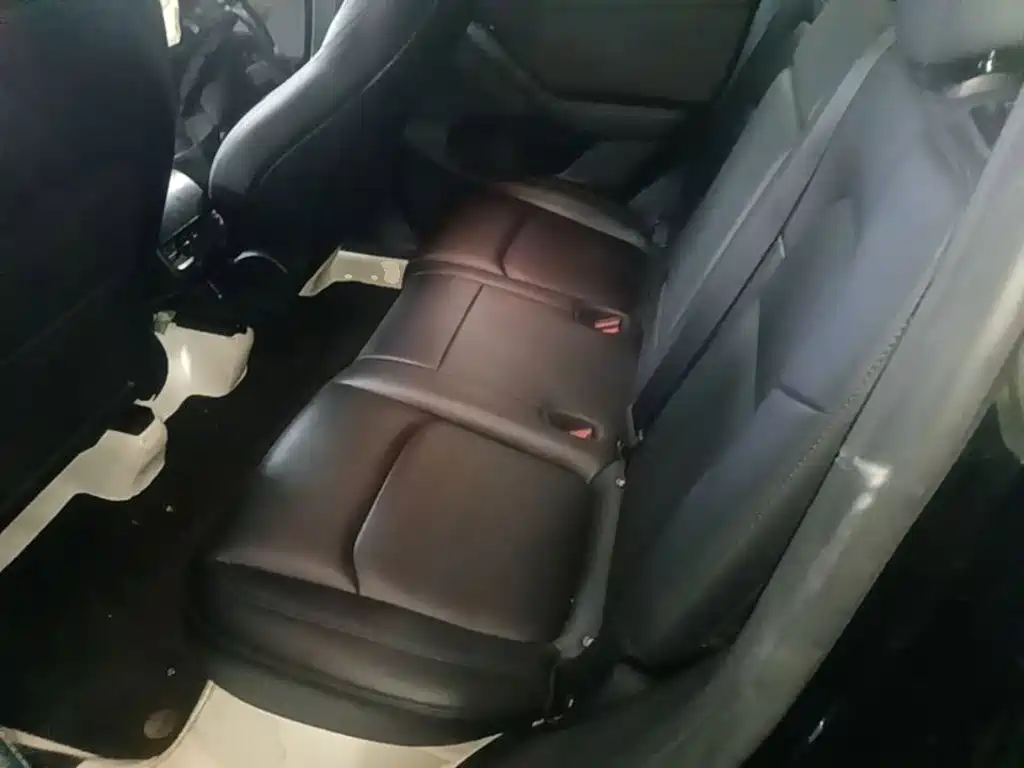 Tesla Model Y — фото 17