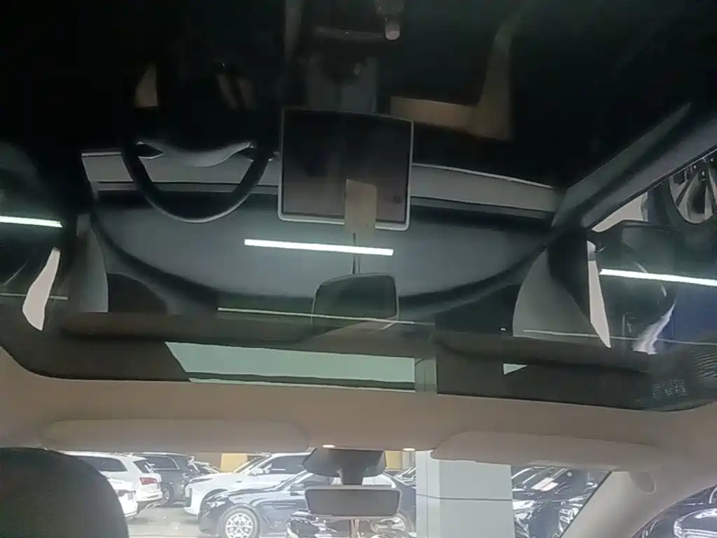 Tesla Model Y — фото 18