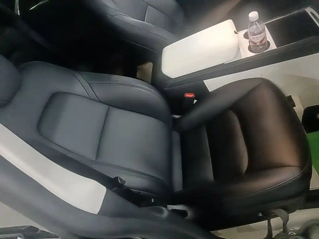Tesla Model Y — фото 25