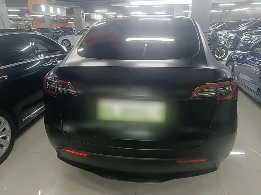 Tesla Model Y — фото 6