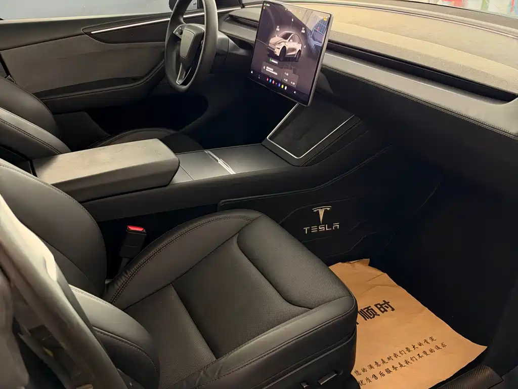 Tesla Model Y — фото 4
