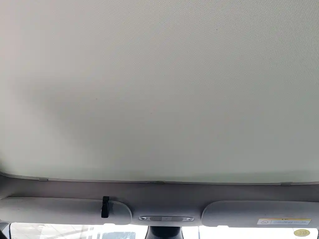 Tesla Model Y — фото 18