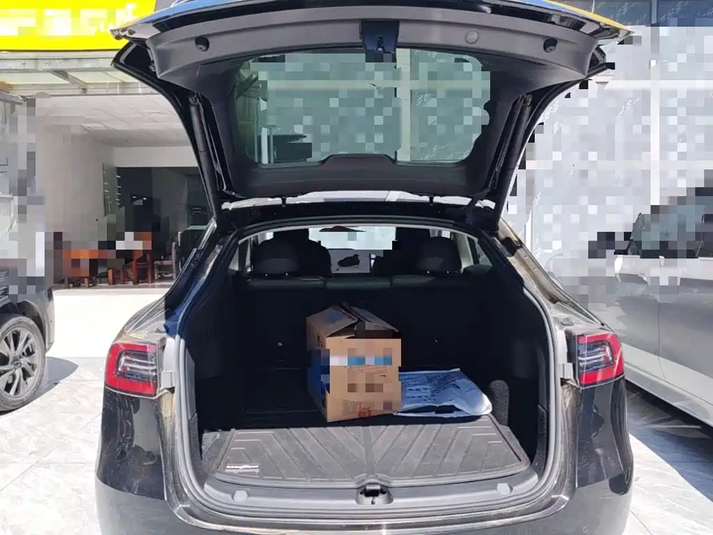 Tesla Model Y — фото 19