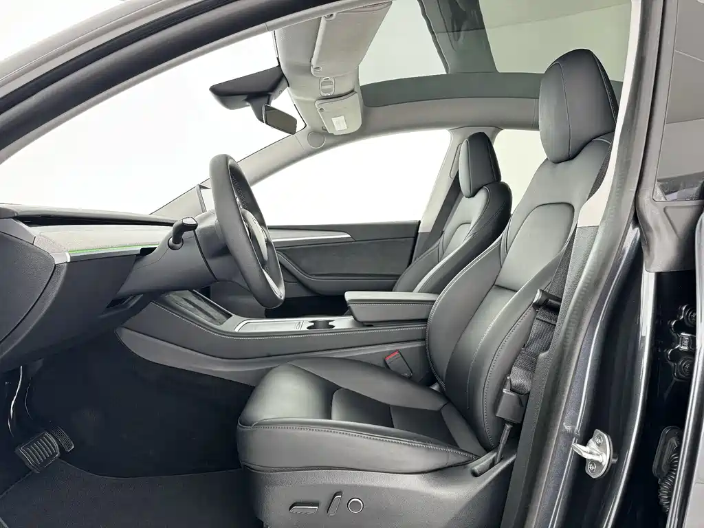 Tesla Model Y — фото 5