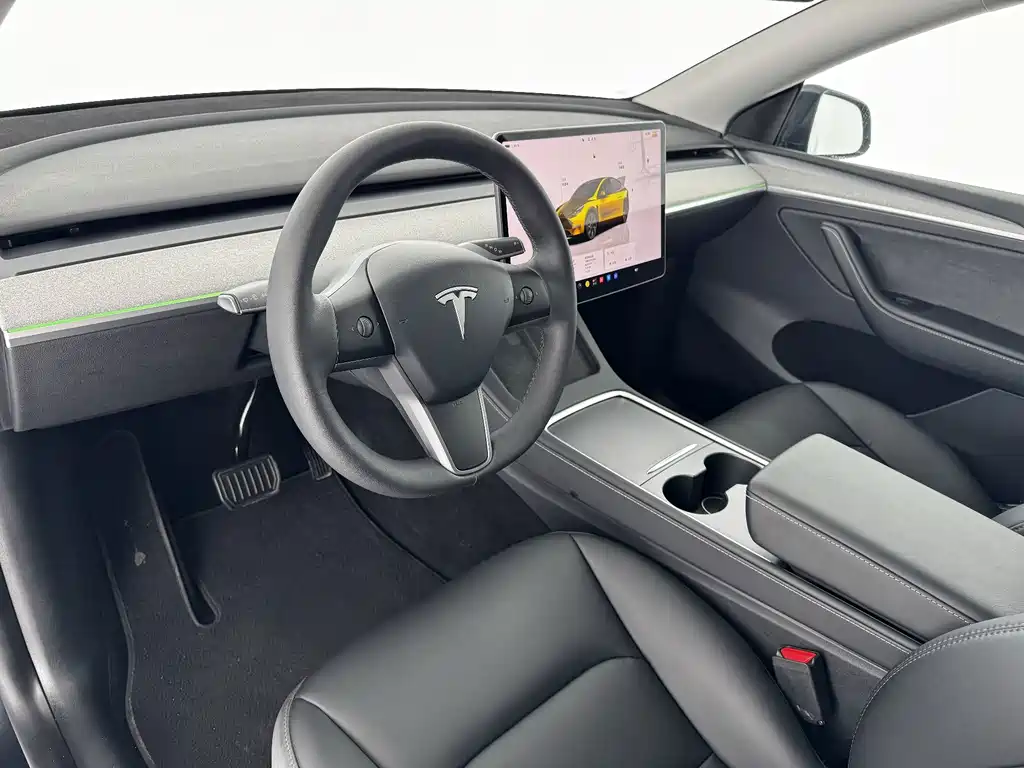 Tesla Model Y — фото 8