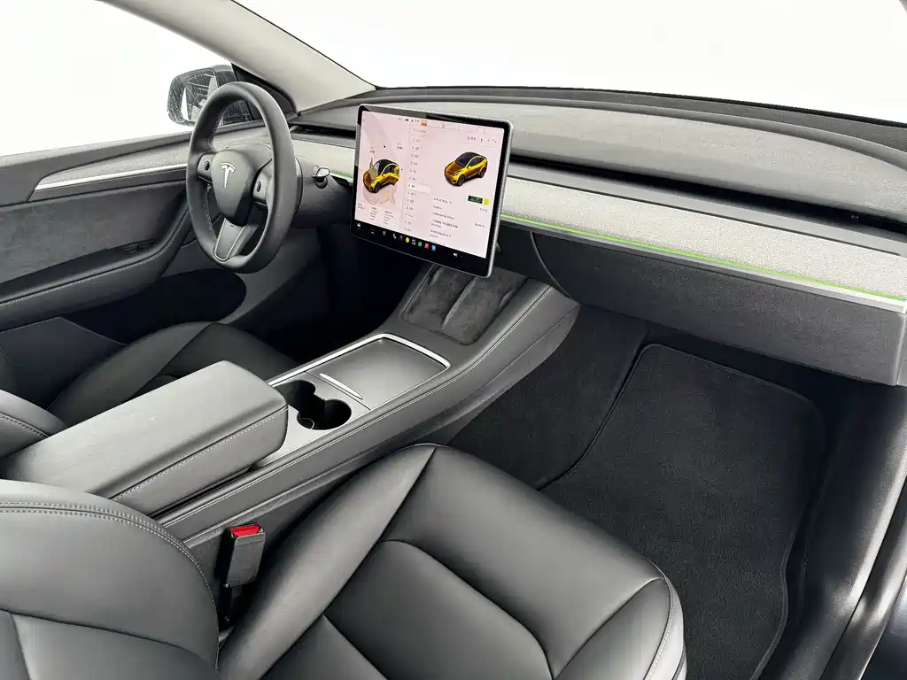 Tesla Model Y — фото 9