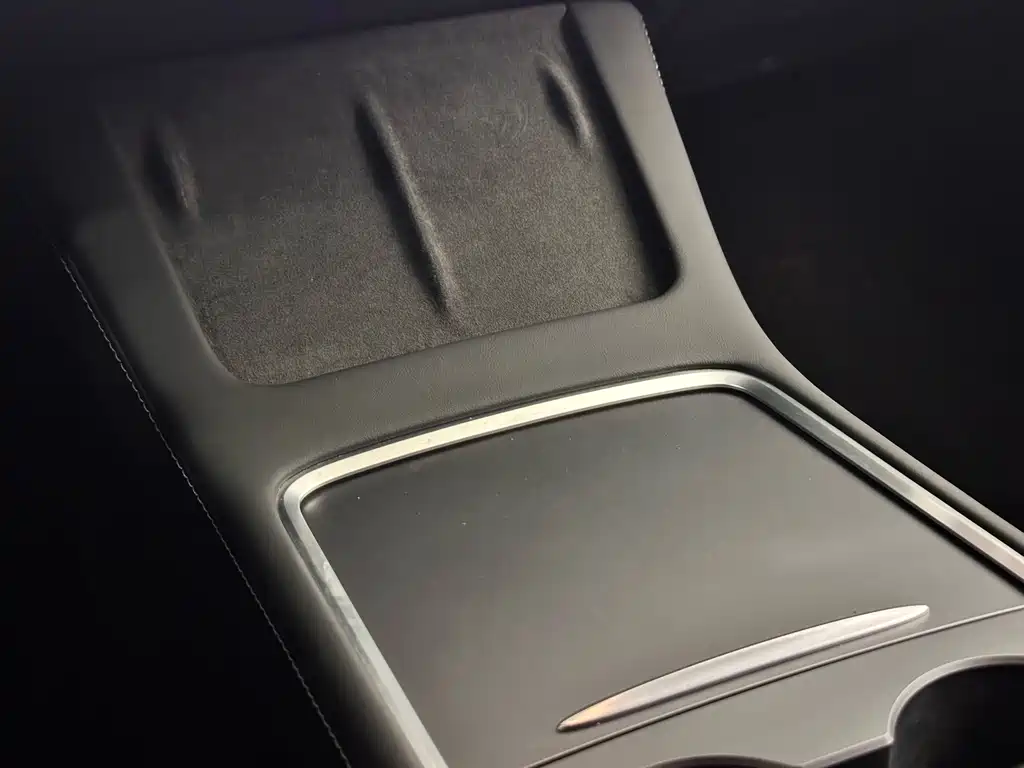 Tesla Model Y — фото 11