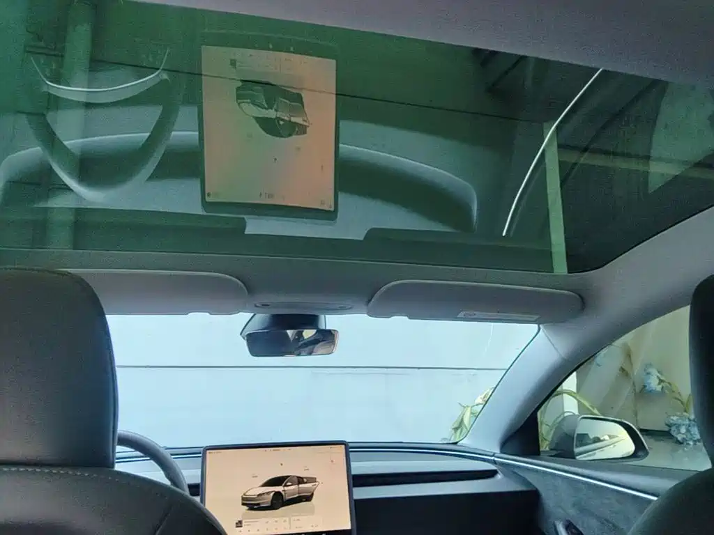 Tesla Model 3 — фото 18