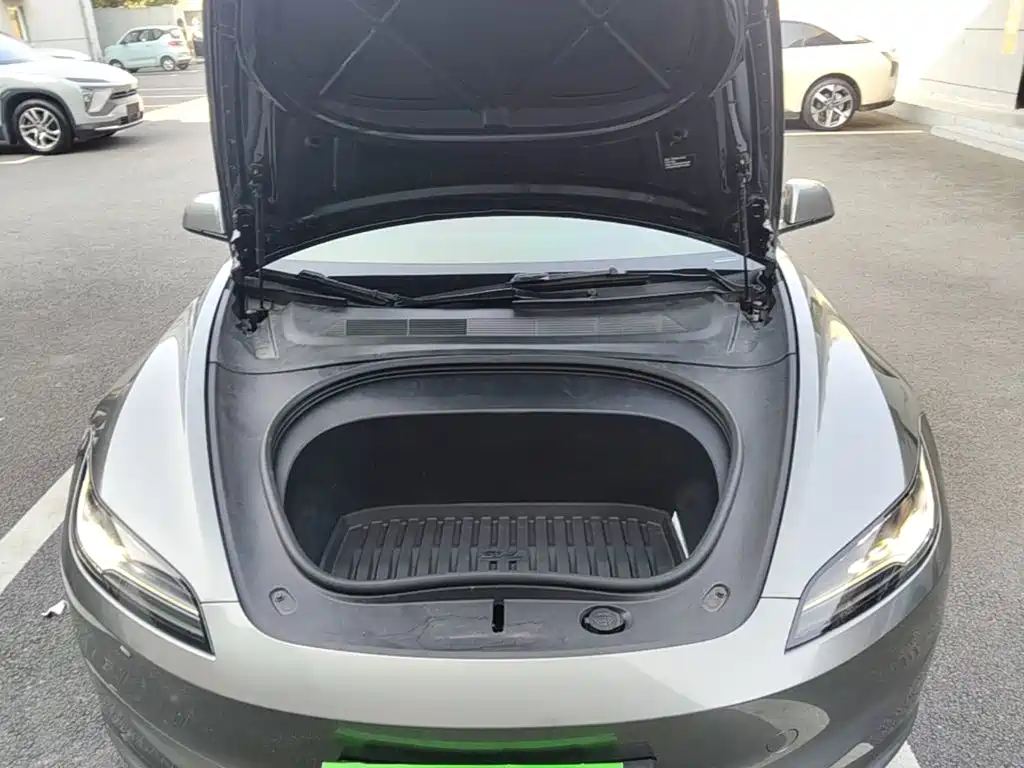 Tesla Model 3 — фото 20