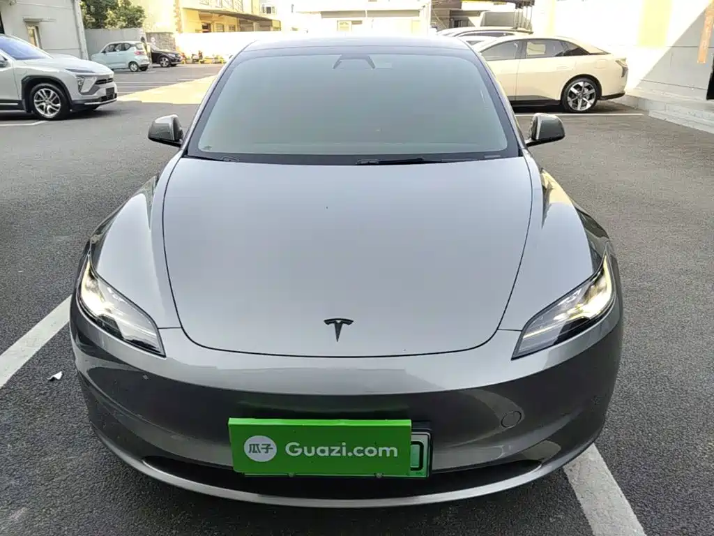 Tesla Model 3 — фото 3
