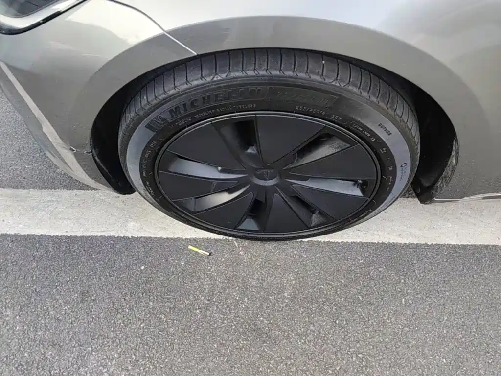 Tesla Model 3 — фото 23