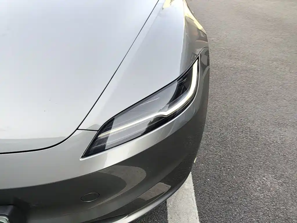 Tesla Model 3 — фото 24