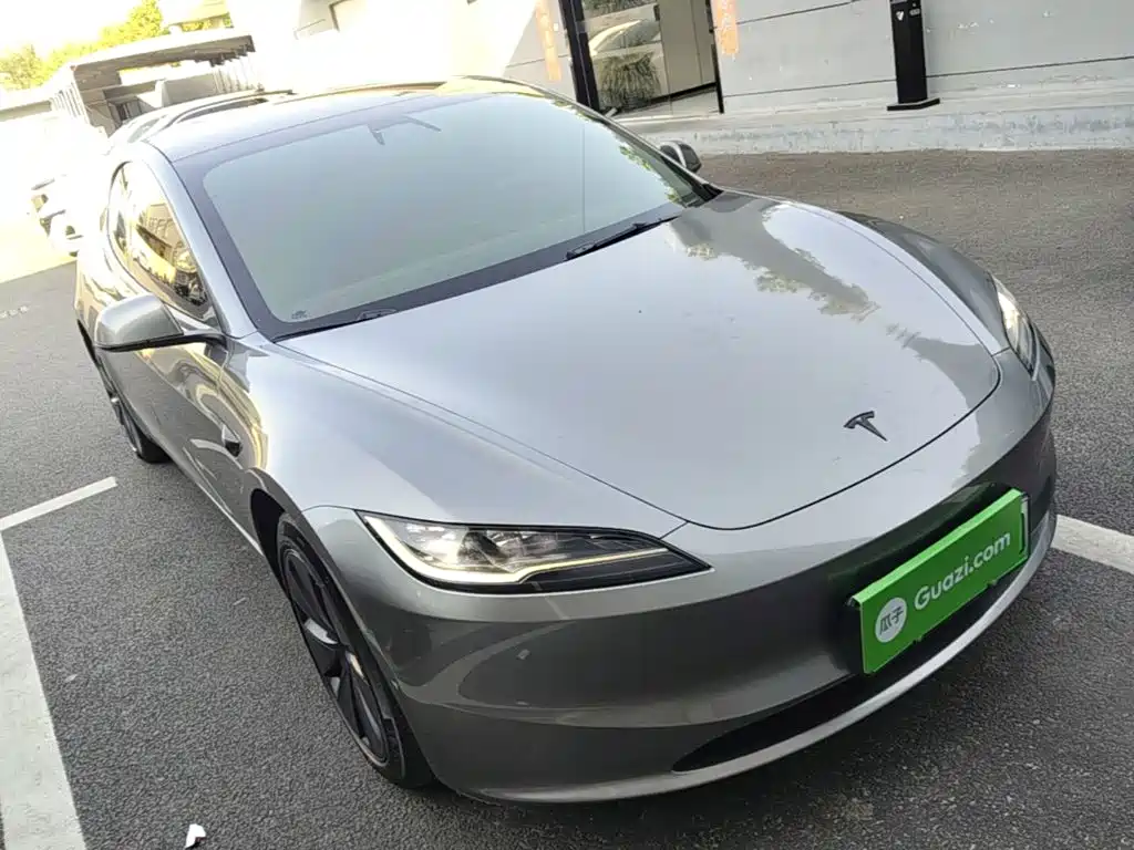 Tesla Model 3 — фото 4