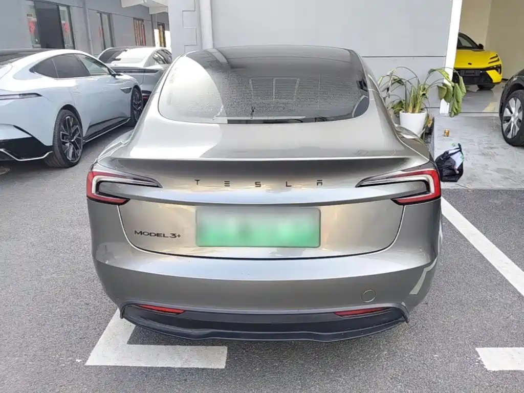 Tesla Model 3 — фото 6