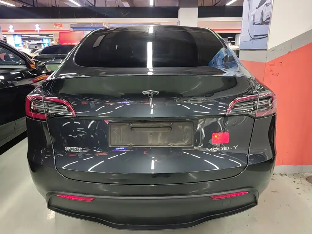 Tesla Model Y — фото 6