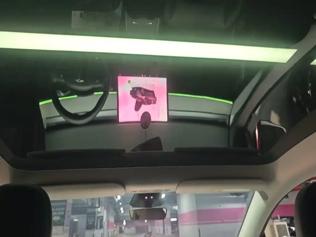 Tesla Model Y — фото 18
