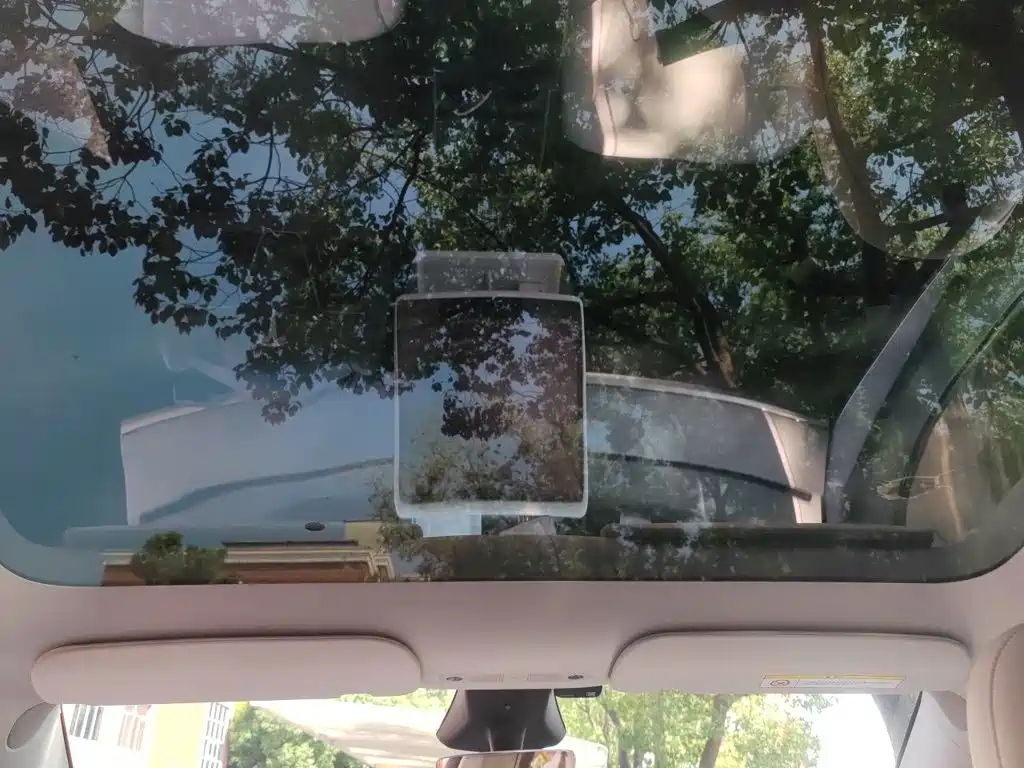Tesla Model Y — фото 14