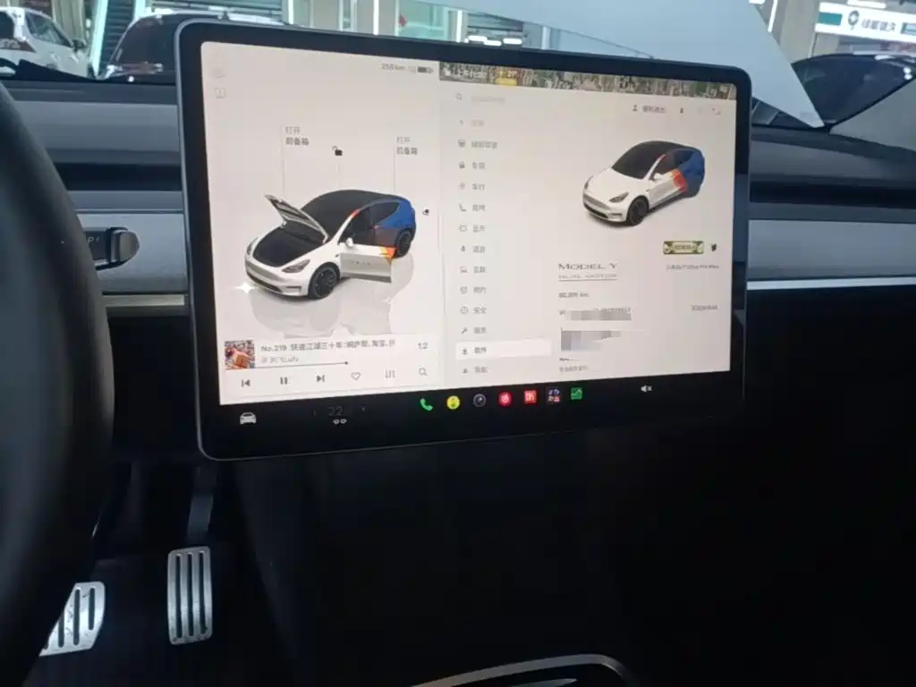 Tesla Model Y — фото 13