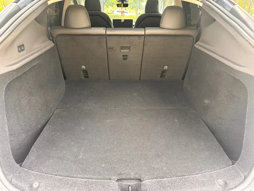 Tesla Model Y — фото 18