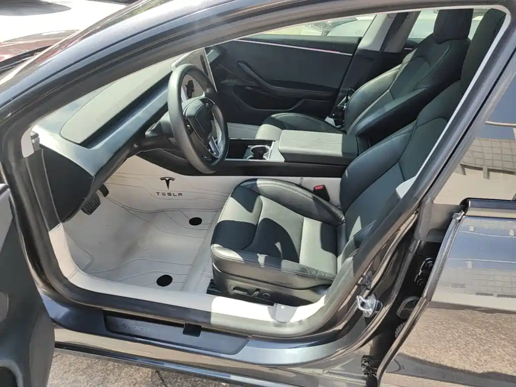 Tesla Model 3 — фото 15