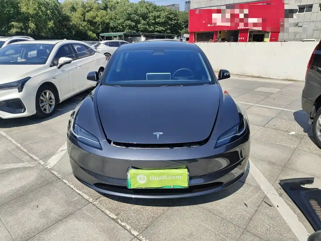 Tesla Model 3 — фото 3