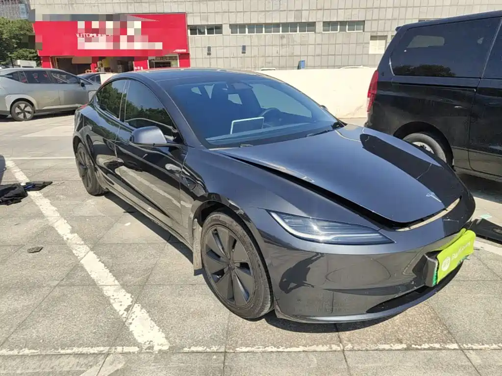 Tesla Model 3 — фото 4