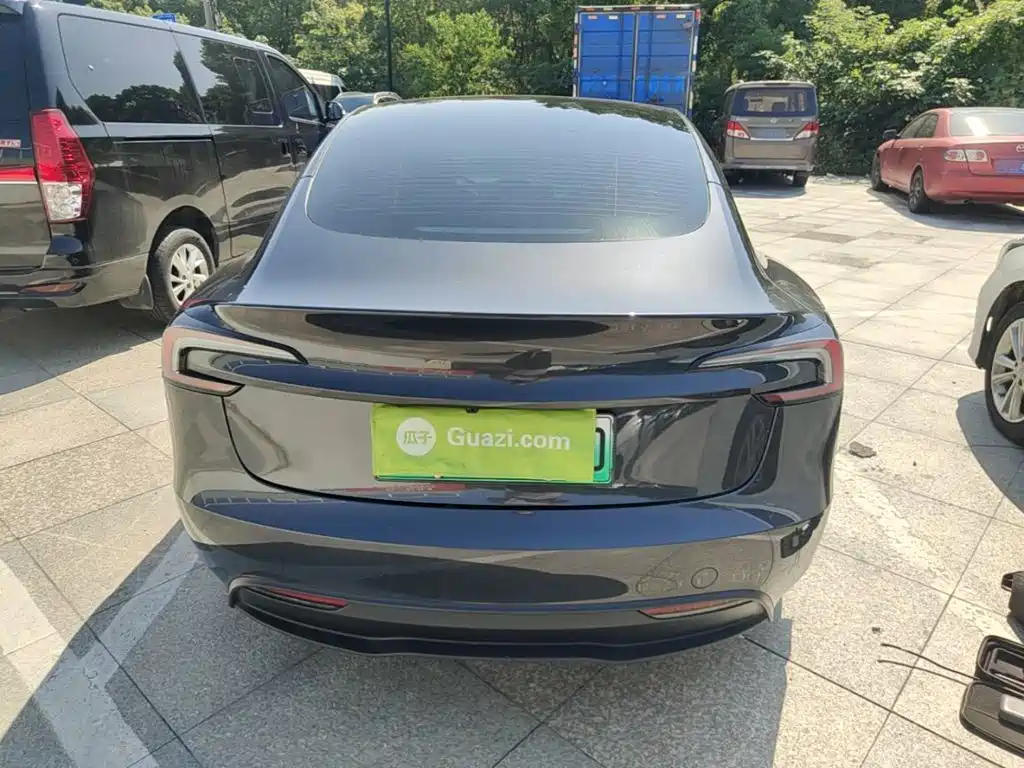 Tesla Model 3 — фото 6