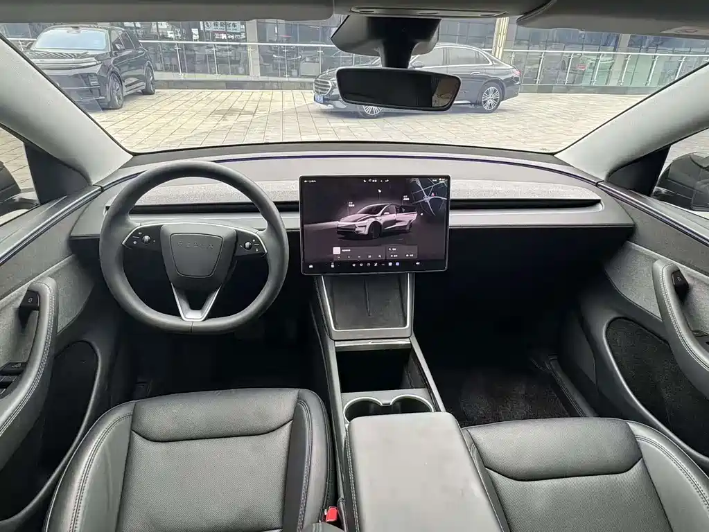 Tesla Model Y — фото 5