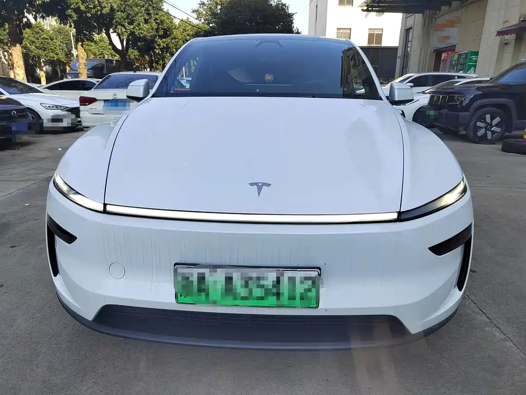 Tesla Model Y — фото 2