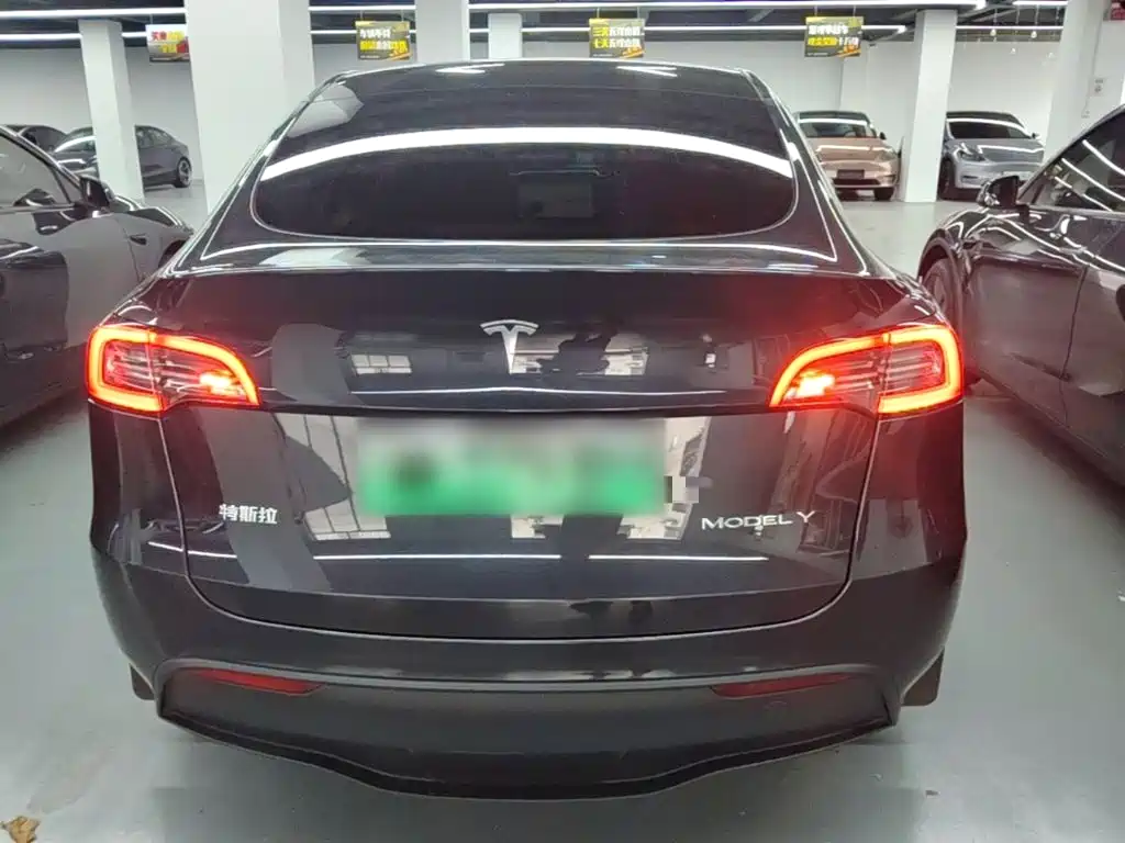 Tesla Model Y — фото 4