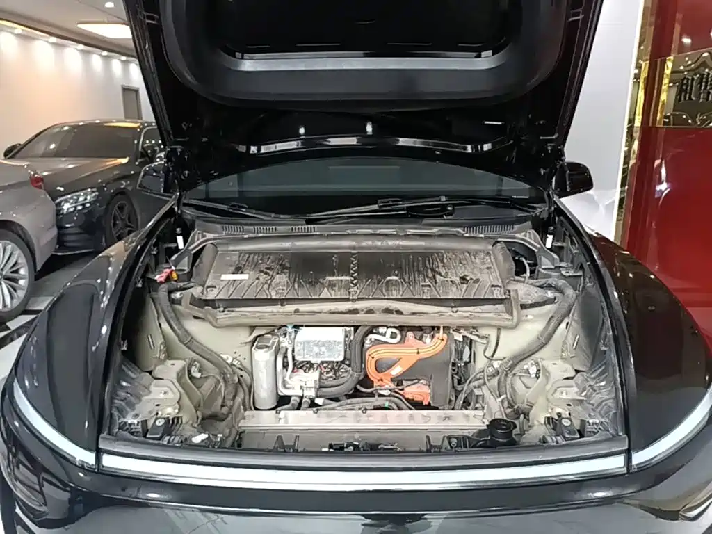 Tesla Model Y — фото 20