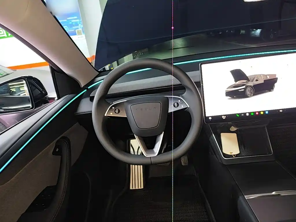 Tesla Model Y — фото 11
