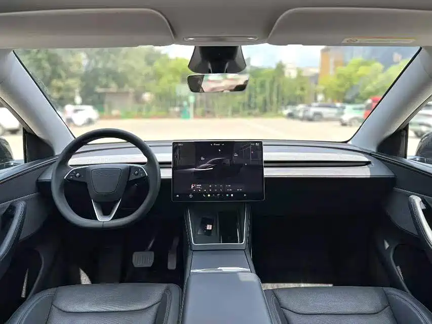 Tesla Model Y — фото 6