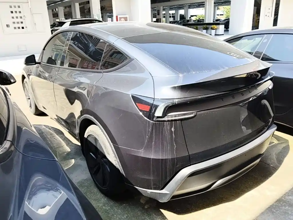 Tesla Model Y — фото 5