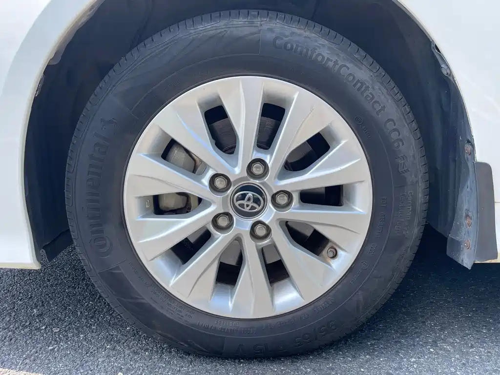 Toyota Corolla — фото 11