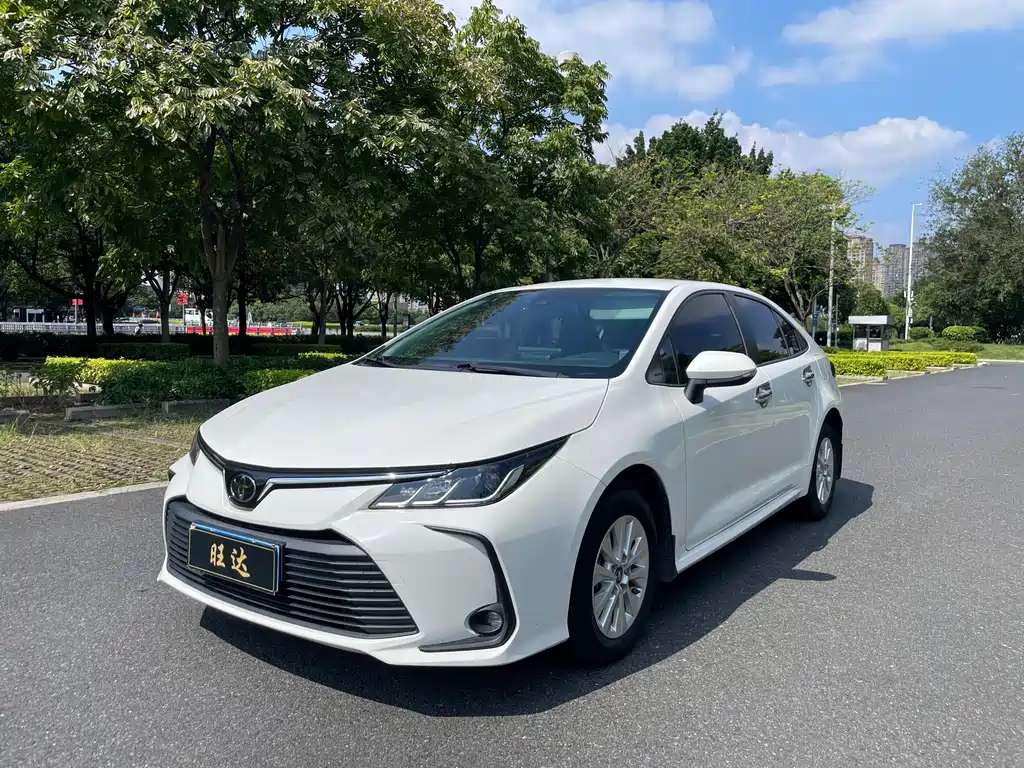 Toyota Corolla — фото 1
