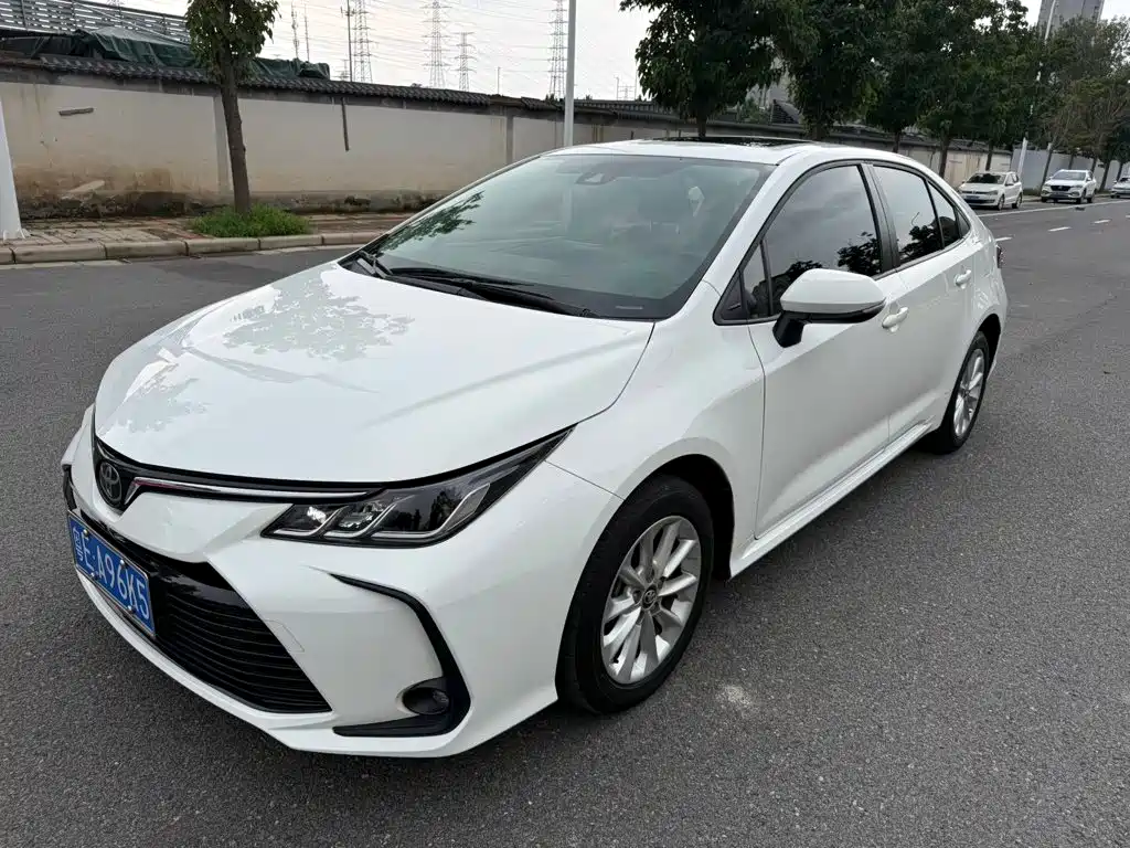Toyota Corolla — фото 1