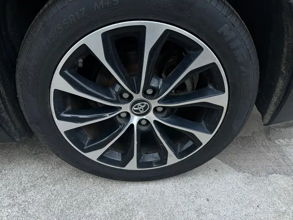 Toyota Avalon — фото 17
