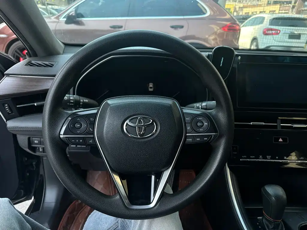 Toyota Avalon — фото 19