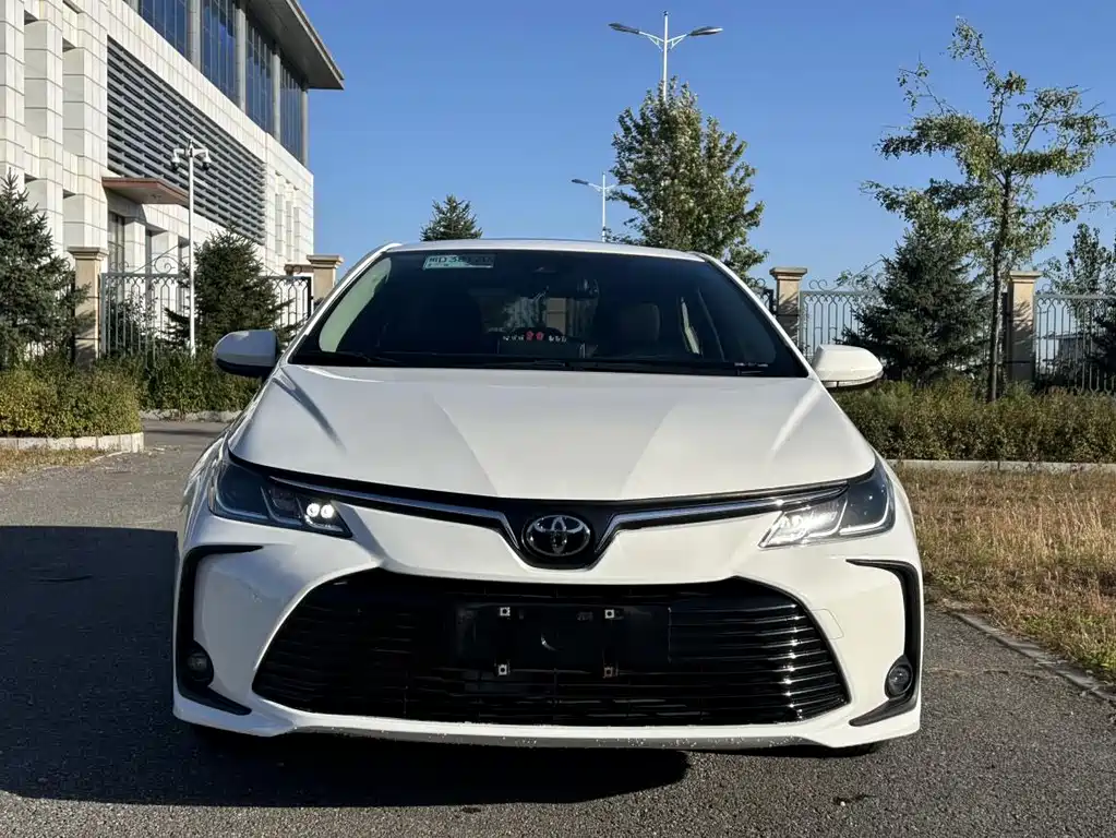 Toyota Corolla — фото 2