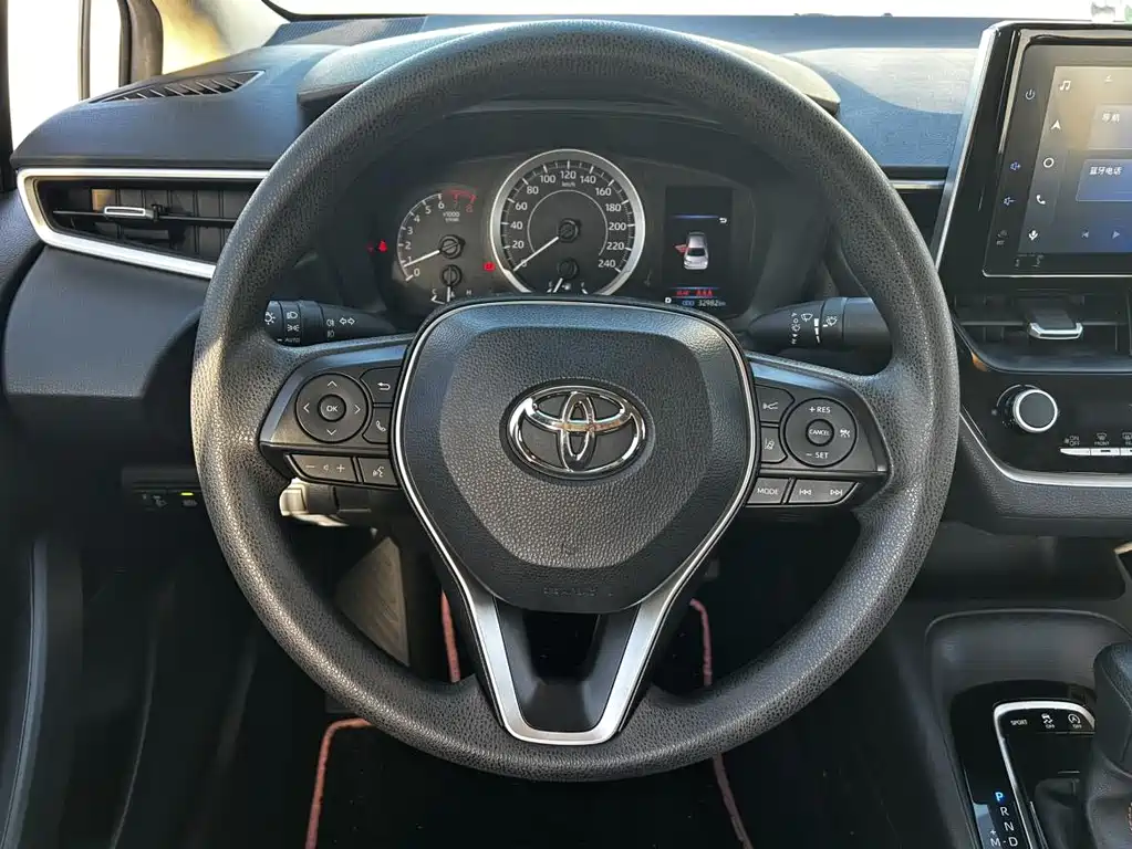 Toyota Corolla — фото 15