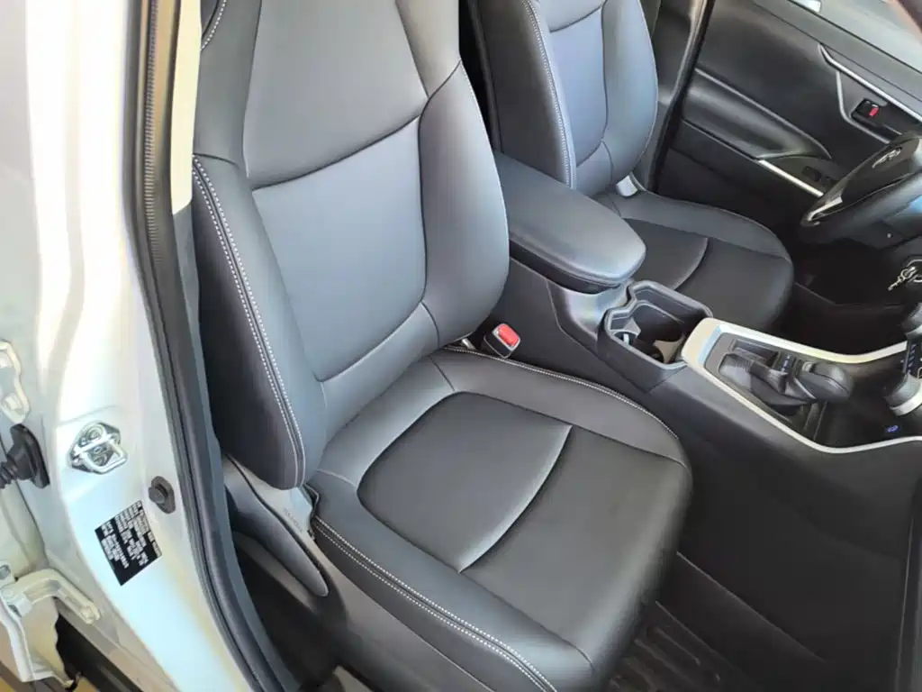 Toyota RAV4 — фото 25